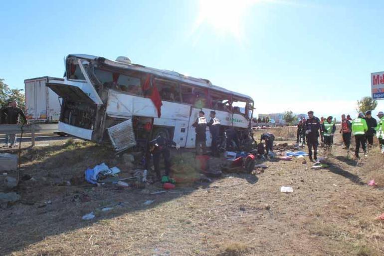 Aksarayda tur otobüsünün devrildiği kazada 19 kişi, taburcu oldu