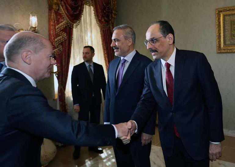 Cumhurbaşkanı Erdoğan, Almanya Başbakanı Olaf Scholz ile bir araya geldi