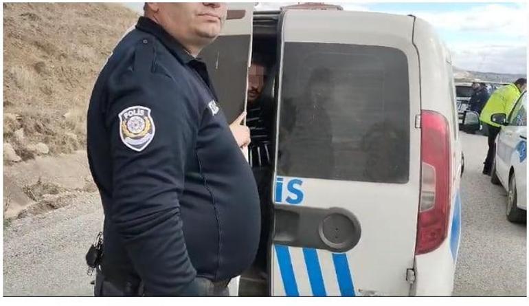 ‘Dur’ ihtarından kaçan ehliyetsiz sürücüyü takip eden polis otosu takla attı: 2 polis yaralı