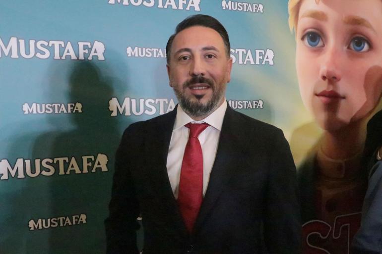 Atatürk’ün çocukluğunu anlatan ‘Mustafa’ filminin galasında protokole çocuklar oturdu