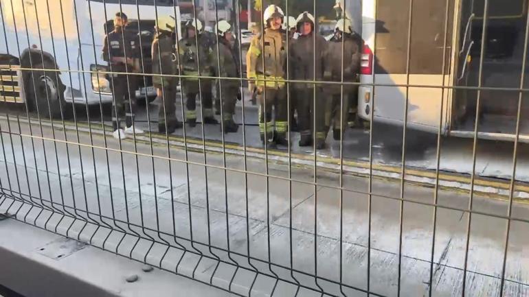 Avcılar’da 12 saat arayla iki metrobüs yangını