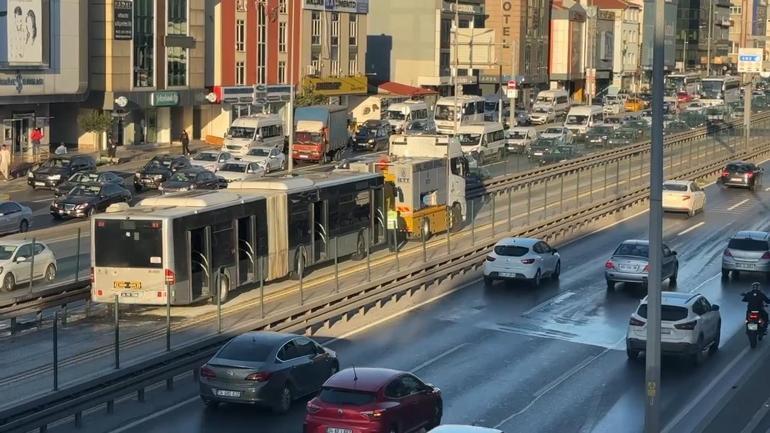 Avcılar’da 12 saat arayla iki metrobüs yangını