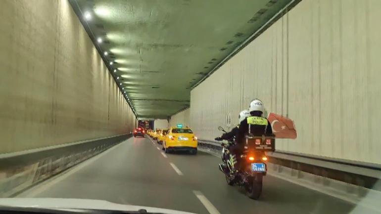 Taksiciler, Ankarada düzenlenen terör saldırısını kınamak için konvoy yaptı