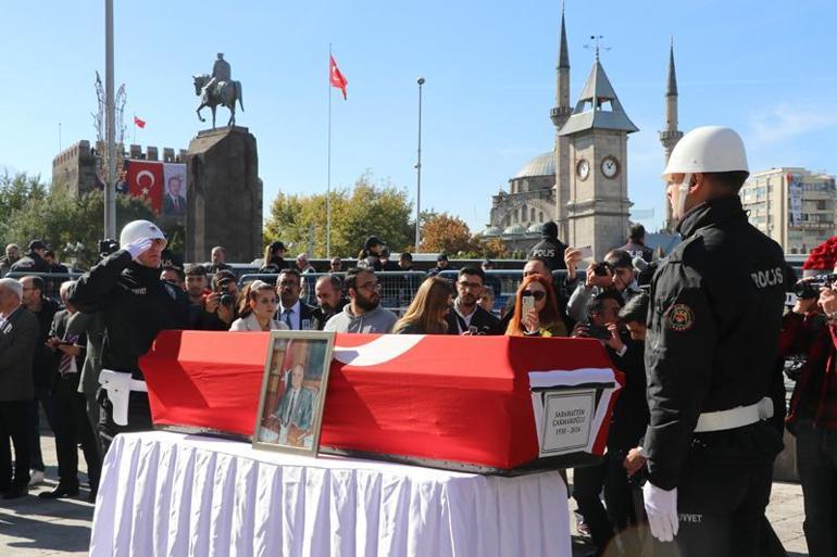 Eski Milli Savunma Bakanı Çakmakoğlu son yolculuğuna uğurlandı