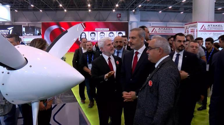 Bakanlar, SAHA EXPOda TUSAŞ standını ziyaret etti