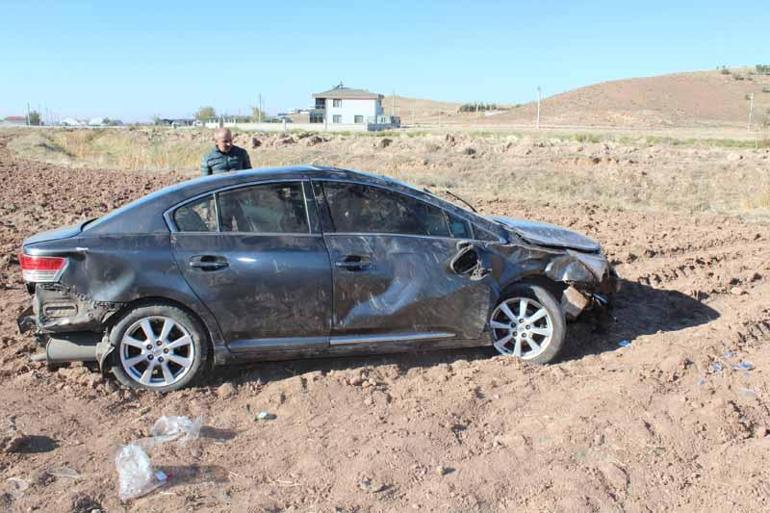 Aksarayda otomobil, şarampole girdi; 5 yaralı