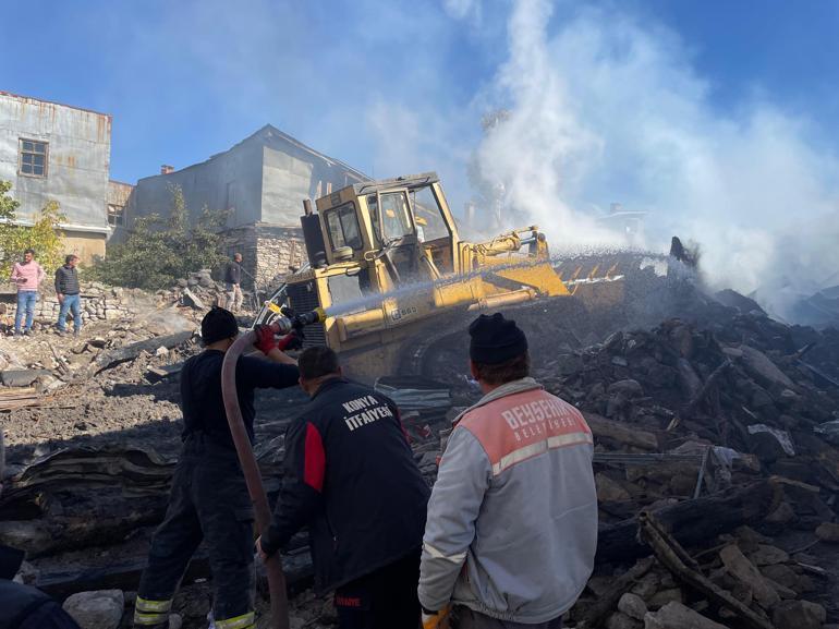 Konyada sobadan çıkan yangın, bitişikteki evlere de sıçradı