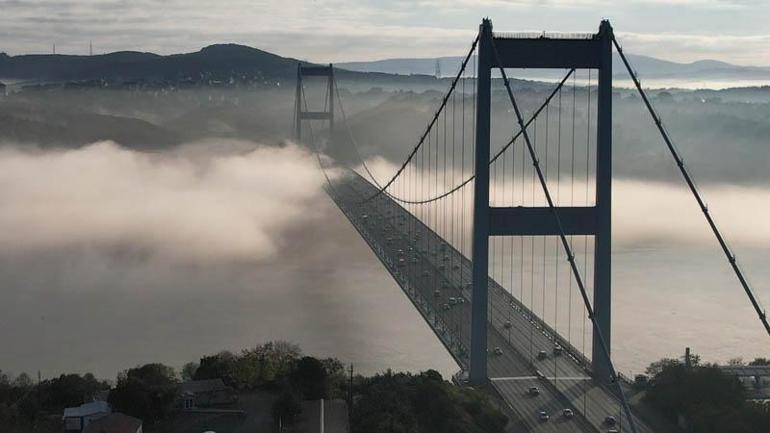 İstanbul Boğazında sis etkili oluyor