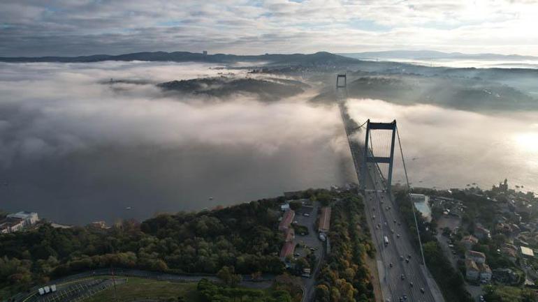 İstanbul Boğazında sis etkili oluyor