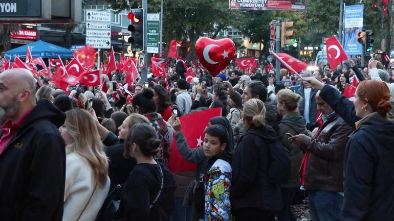 Kadıköyde Cumhuriyet Yürüyüşüne binlerce kişi katıldı