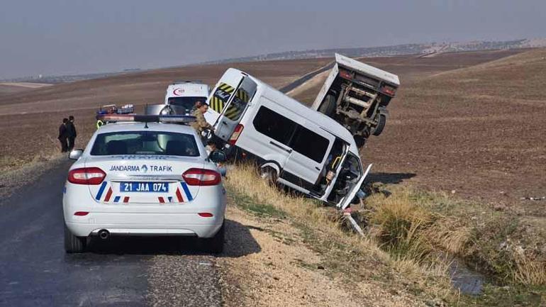 Diyarbakır’da zincirleme kaza; 15i öğretmen, 17 yaralı