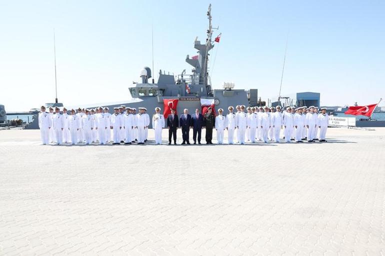 Bakan Güler, Katar’da Deniz Unsur Komutanlığını ziyaret etti