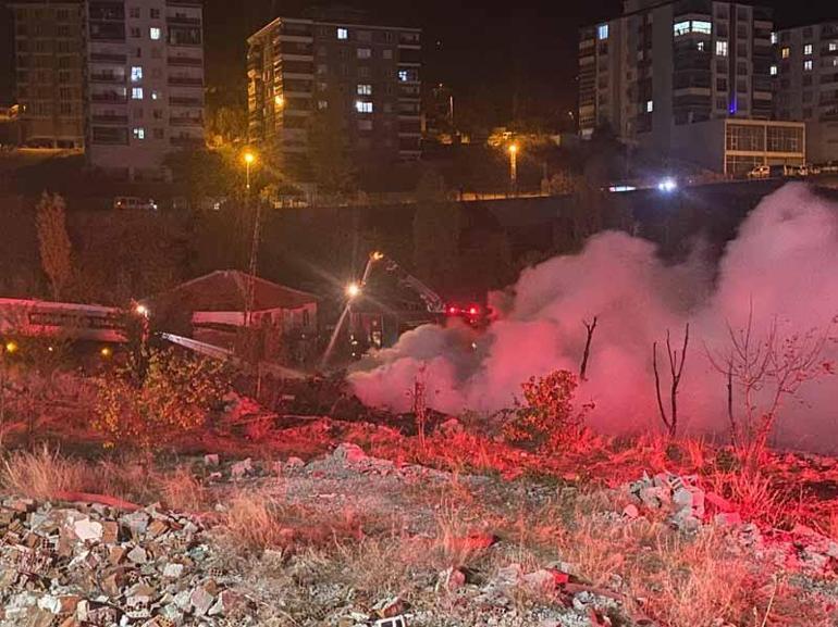 Ankarada palet deposunda çıkan yangın, eve sıçradı