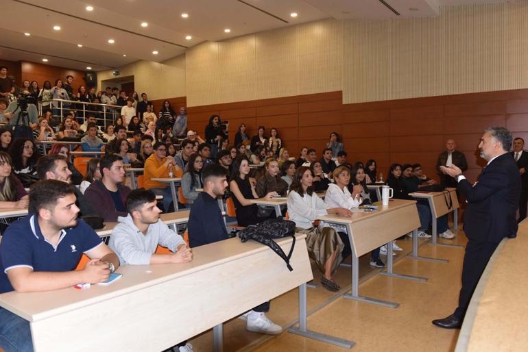 RTÜK Başkanı Şahin, iletişim fakültesi öğrencileri ile bir araya geldi