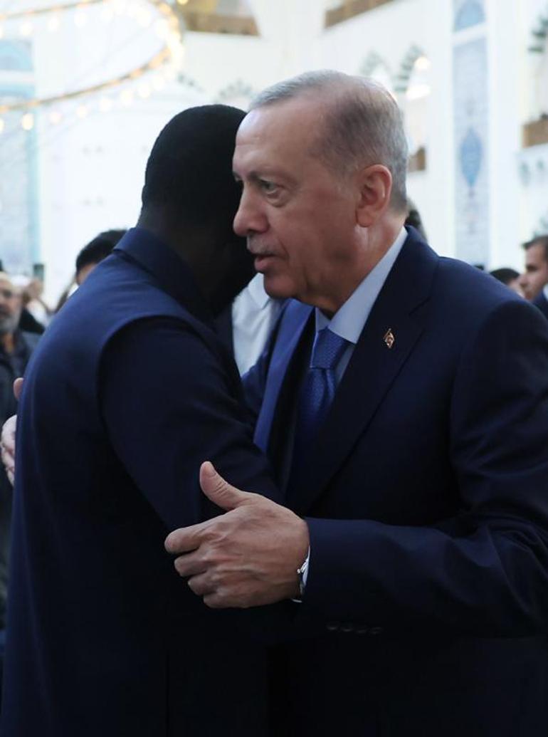 Cumhurbaşkanı Erdoğan ve Senegal Cumhurbaşkanı Fay Çamlıca Camiinde cuma namazı kıldı