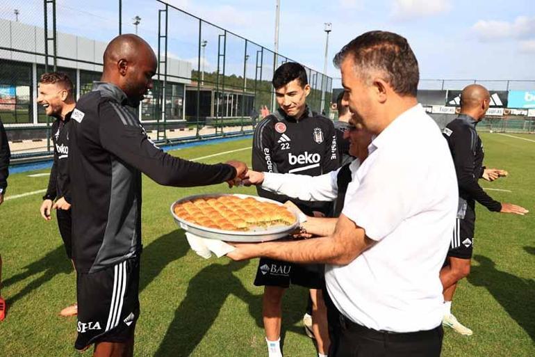 Beşiktaş yönetiminden futbol takımına ziyaret