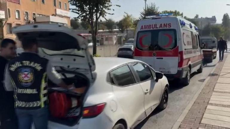 Küçükçekmecede otomobilden yol isteyen ambulans kamyonet çıktı