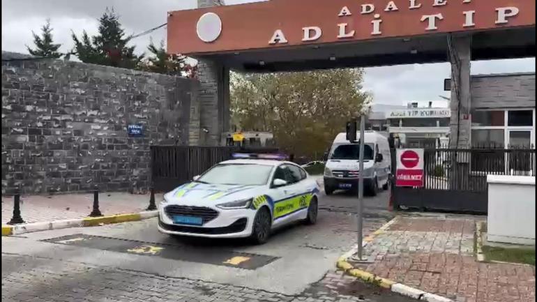 Bakırköyde, kazaya müdahale eden trafik ekibine İETT otobüsü çarptı: 1 polis şehit oldu