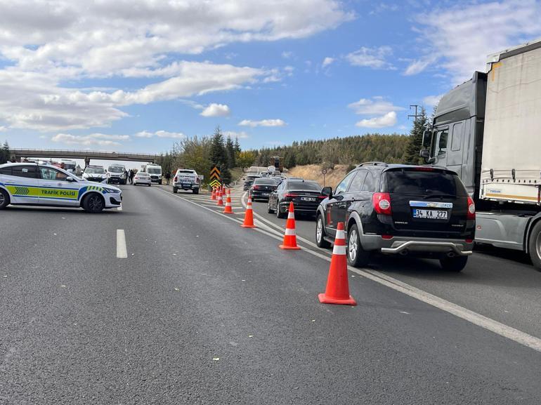 Otomobiliyle ters yönde ilerleyen sürücü kazaya yol açtı: 3 ölü, 2 yaralı