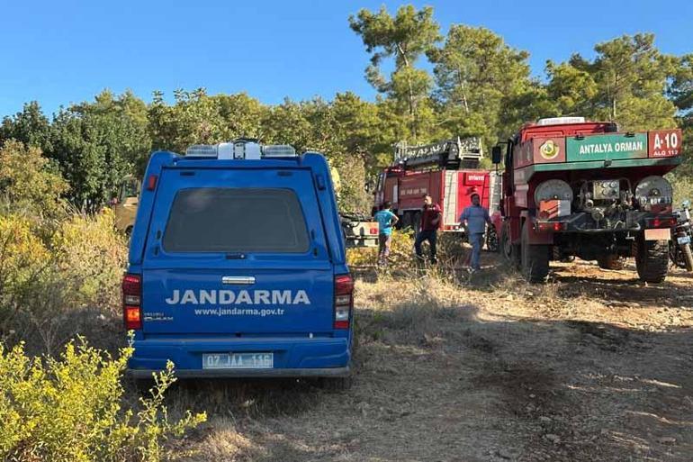 Antalya’da ormana düşen hava aracı yangına neden oldu