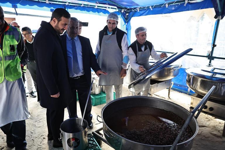 Bağcılar’da Türbe Dede Pilav Günü nedeniyle 2 ton pilav dağıtıldı