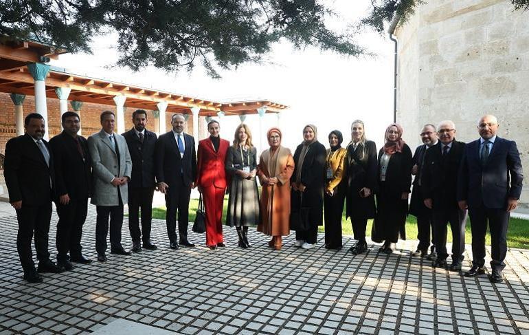 Emine Erdoğan, Budapeştede Gül Baba ve Osmanlı Macaristanında Manevi Miras kitabının tanıtımına katıldı