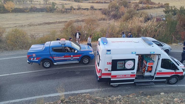 Adıyamanda otomobil ile hafif ticari araç çarpıştı: 11 yaralı