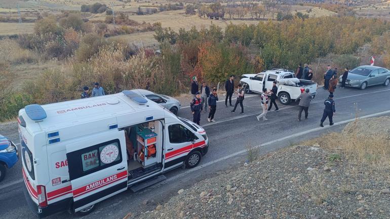 Adıyamanda otomobil ile hafif ticari araç çarpıştı: 11 yaralı