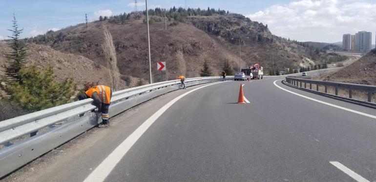 Bakan Uraloğlu: 177 kilometre motorcu dostu bariyer montajı yaptık