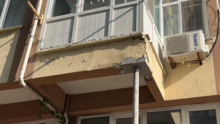 Güngörende 54 yıllık binaya kaçak balkon yapıp metal boruyla desteklediler