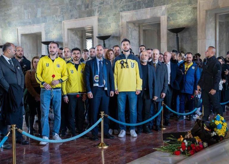 1907 Fenerbahçe Derneği ve 1907 UNİFEB’ten Anıtkabir’e 4 bin 500 öğrenci ile ziyaret