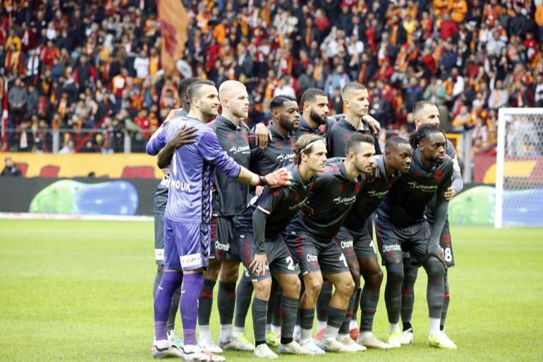 Galatasaray, 3 puanı 3 golle aldı