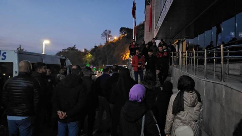 Trafikte kavga ettiği kişiyi bıçakladı, mahalleli linçe etmeye kalkıştı: 8 gözaltı