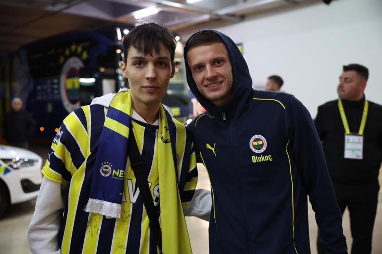 Fenerbahçeli Emir Sözbir, Ülker Stadında yapay kalple maç izleyen ilk taraftar oldu