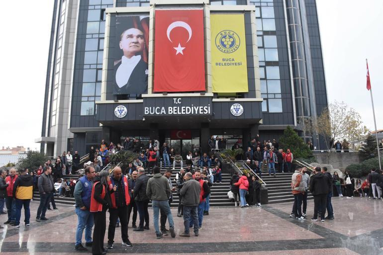 Bucada grevin ikinci gününde sokaklarda çöp yığınları oluştu