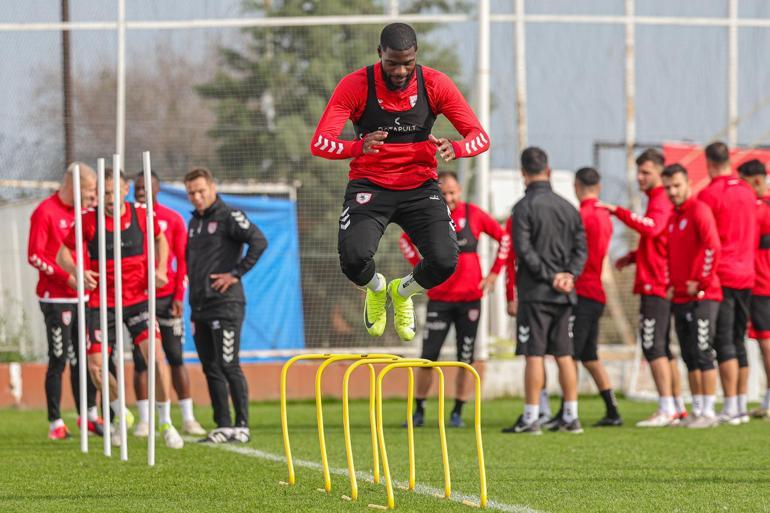 Samsunspor bugün çift antrenman yaptı, 4 günlük izine çıktı