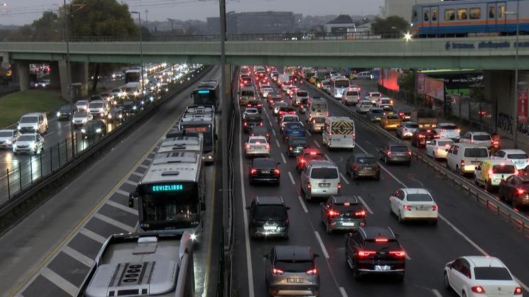 İstanbulda trafik yoğunluğu yüzde 90a ulaştı