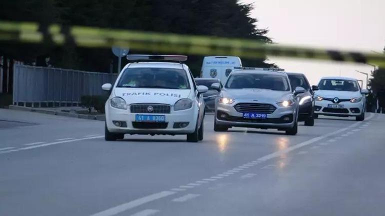 Vücuduna bomba görünümlü düzenek yerleştirip, 9 fabrika çalışanını rehin alan saldırgana tahliye