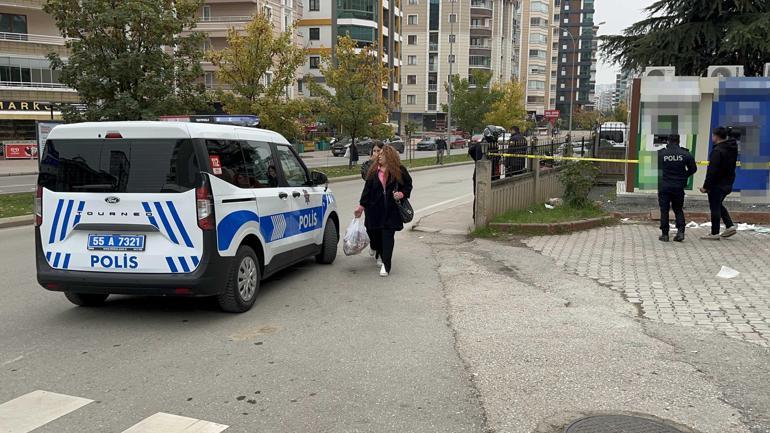 ATMde işlem yaparken boynundan tabancayla vuruldu