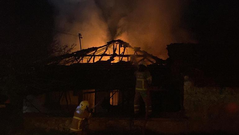 Karabükte ev yangını: 1 kişi dumandan etkilendi