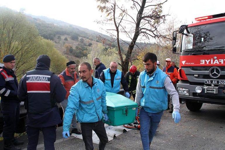 Ağaca çarpan taksideki yolcu öldü, şoför ağır yaralandı