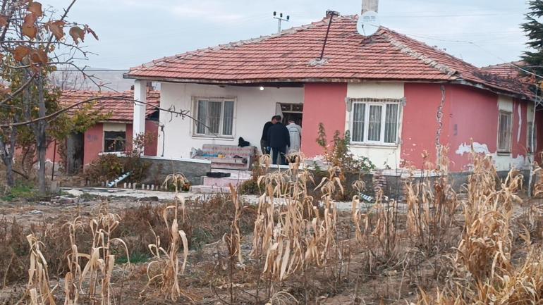 Şizofreni hastası, bıçakla annesini ağır yaraladı, eniştesinin boğazını kesti