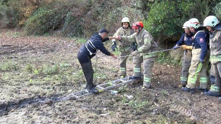 Sancaktepe’de balık tutarken bataklığa saplandı, itfaiye kurtardı