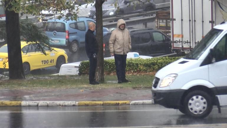 İstanbulda fırtına ve sağanak yağış etkili oluyor