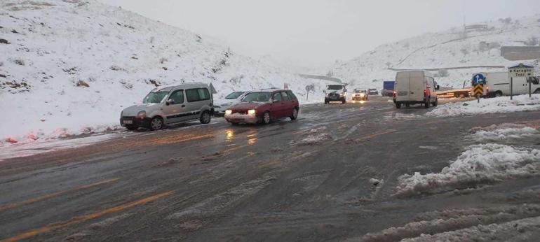 Eğitime kar engeli; birçok ilde okullar tatil