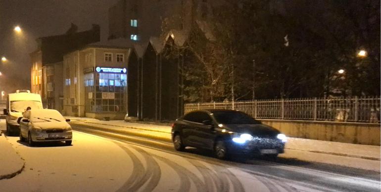 Kar yağışı tüm yurdu etkiledi; yollar kapandı, okullar tatil edildi