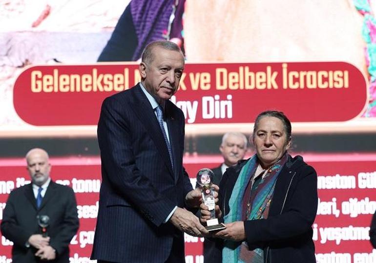 Erdoğan: K-popu çok iyi bilen ama sanat yıldızlarımıza aşina olmayan gençlerimizi gördükçe endişeleniyoruz