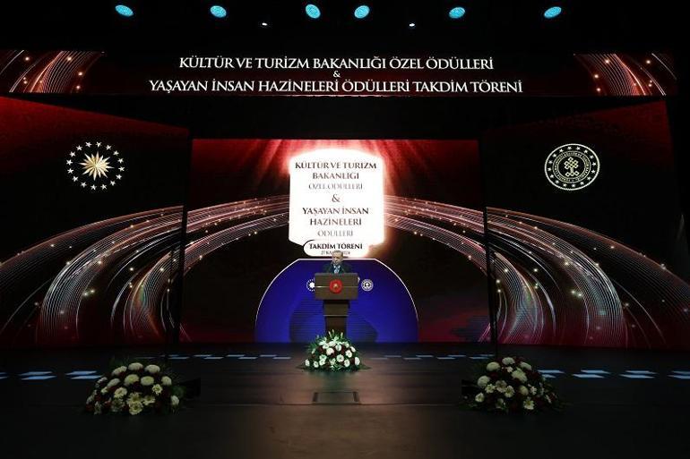 Erdoğan: K-popu çok iyi bilen ama sanat yıldızlarımıza aşina olmayan gençlerimizi gördükçe endişeleniyoruz