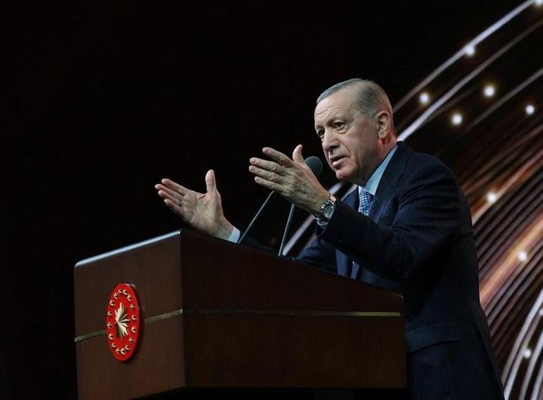 Erdoğan: K-popu çok iyi bilen ama sanat yıldızlarımıza aşina olmayan gençlerimizi gördükçe endişeleniyoruz