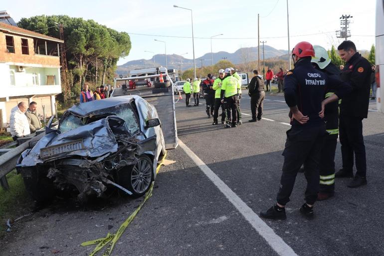 Orduda kamyona arkadan çarpan otomobildeki 3 kişi öldü; kaza kamerada